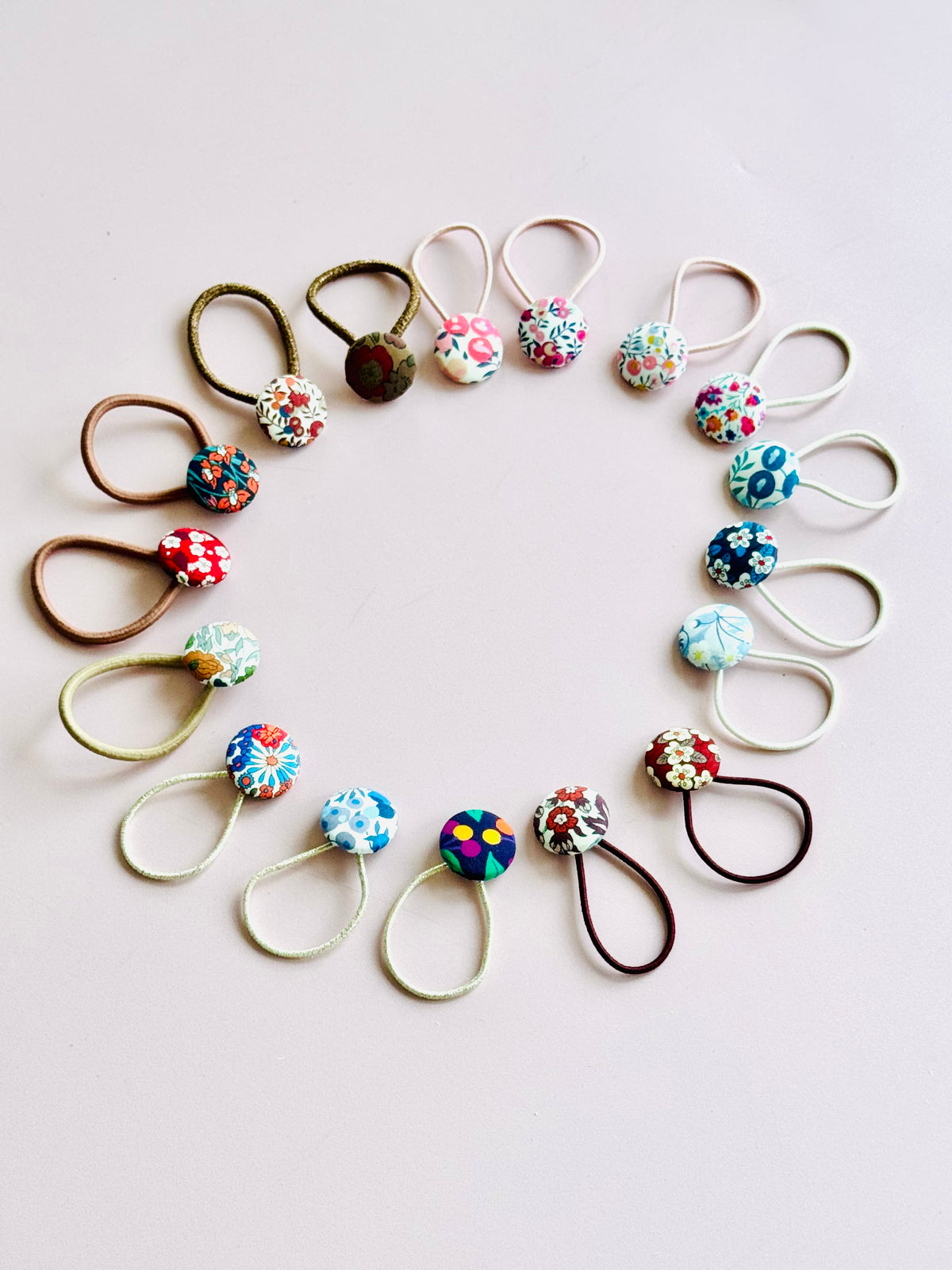Duo d'élastiques cheveux Liberty of London fait main – Bouton tissu