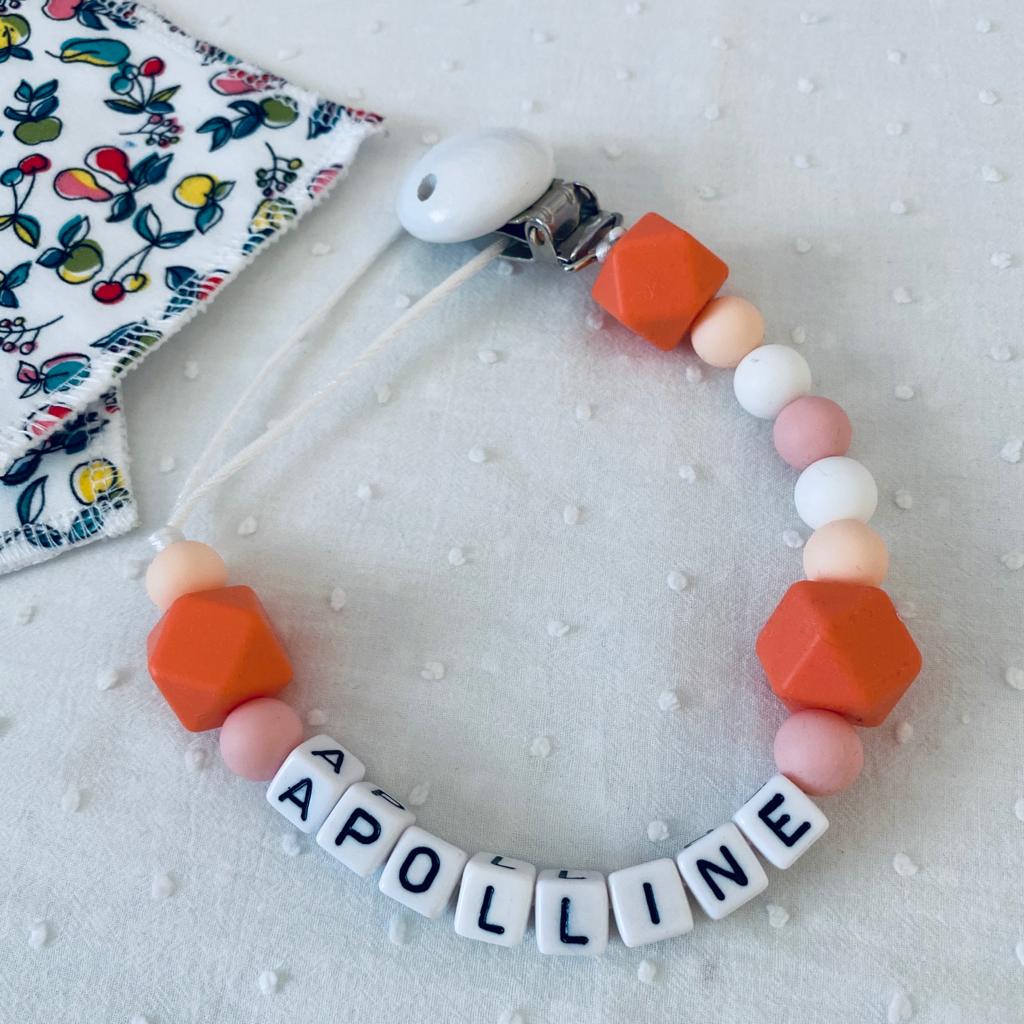 Attache tétine