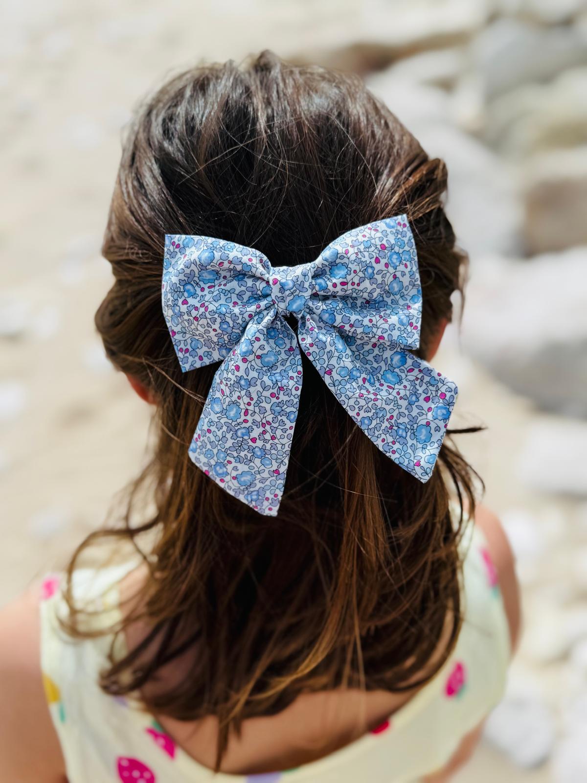 Barrette nœud papillon fait main – Pince métallique, plusieurs tissus