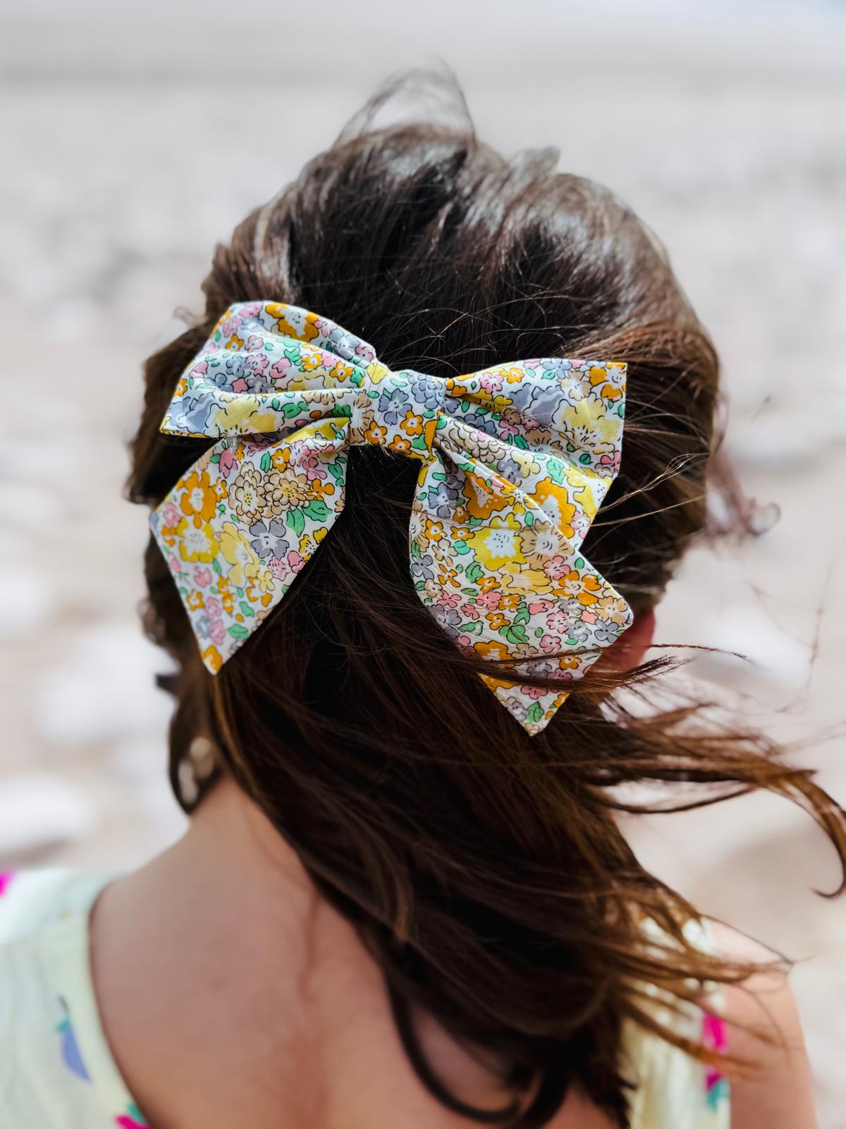 Barrette nœud papillon fait main – Pince métallique, plusieurs tissus
